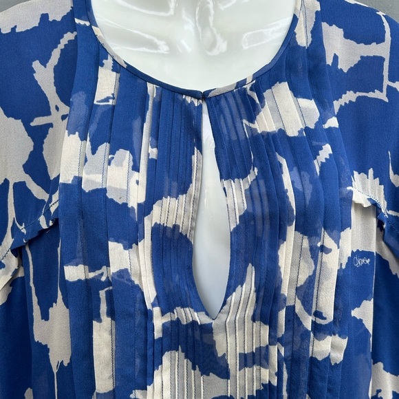 Diane Von Furstenberg Blue Silk Khalila Chiffon blouse, size Small - Picture 5 of 12